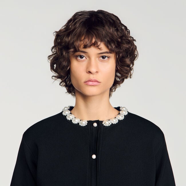 Cardigan with pearl flower collar